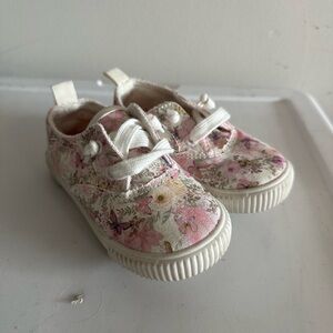 Brand new toddler blowfish sneakers
